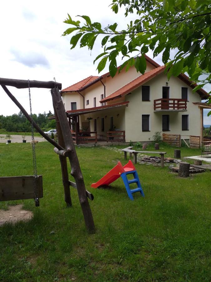 Pensiunea Rozelor Statiunea Climaterica Sambata Сымбэта-де-Сус Экстерьер фото